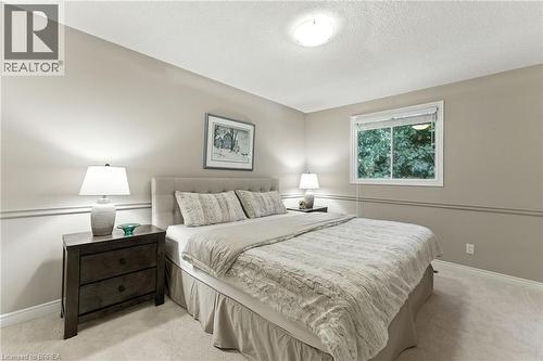 91 Abbey Close, Ancaster, ON - Indoor Photo Showing Bedroom