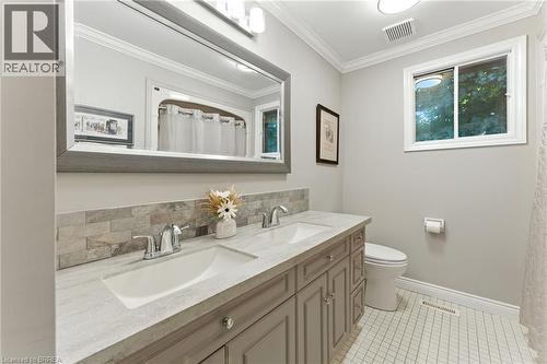 91 Abbey Close, Ancaster, ON - Indoor Photo Showing Bathroom