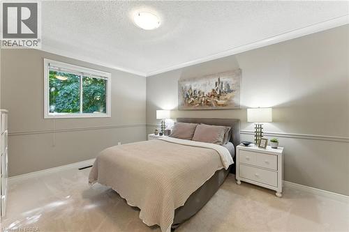 91 Abbey Close, Ancaster, ON - Indoor Photo Showing Bedroom