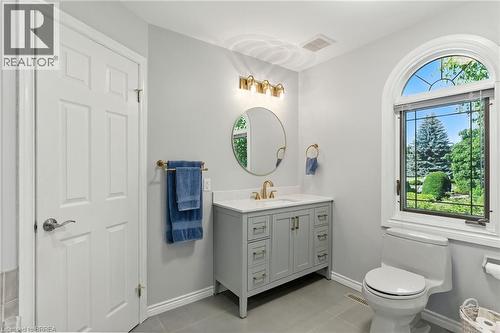 91 Abbey Close, Ancaster, ON - Indoor Photo Showing Bathroom