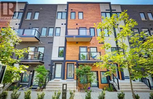 213 - 402 THE EAST MALL  Toronto, ON M9B 3Z9