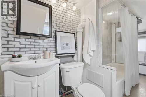 79 Murray Street E, Hamilton, ON - Indoor Photo Showing Bathroom