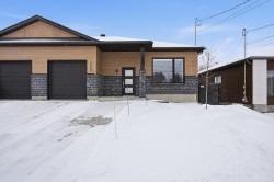 3865 Rue Léon-Landry  Sainte-Julienne, QC J0K 2T0
