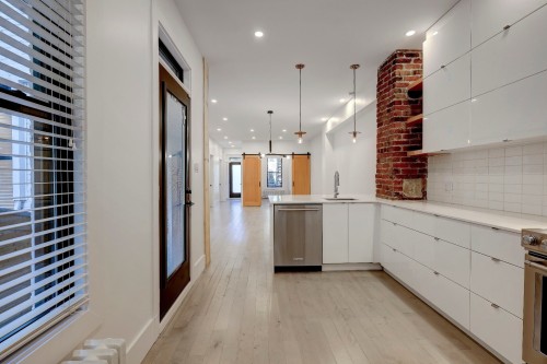 Kitchen - 6674 Rue St-Denis, Montréal (Rosemont/La Petite-Patrie), QC - Indoor Photo Showing Kitchen With Upgraded Kitchen