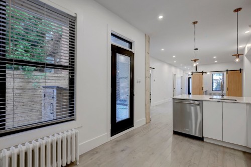 Kitchen - 6674 Rue St-Denis, Montréal (Rosemont/La Petite-Patrie), QC - Indoor Photo Showing Kitchen With Upgraded Kitchen