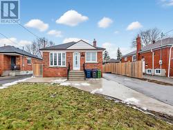 17 STRODE DRIVE Toronto, ON M1J 1L8