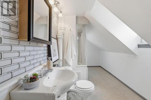 79 Murray Street E, Hamilton, ON - Indoor Photo Showing Bathroom