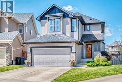 32 Everhollow Crescent SW  Calgary, AB T2Y 5H3