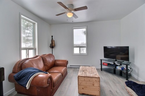 Salon - 1136 Ch. De Moffet-Laforce, Moffet, QC - Indoor Photo Showing Living Room
