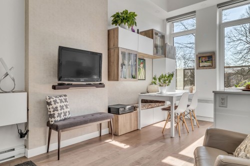 Overall view - 206-880 Rue Père-Marquette, Québec (La Cité-Limoilou), QC - Indoor Photo Showing Living Room