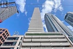 1709 - 2221 YONGE STREET Toronto, ON M4S 2B4