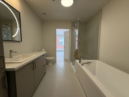 Salle de bains attenante à la CCP - 206-40 Rue Toe-Blake, Vaudreuil-Dorion, QC - Indoor Photo Showing Bathroom