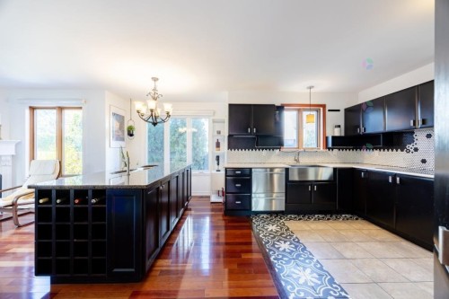 Cuisine - 1 Crois. Raspberry, Beaconsfield, QC - Indoor Photo Showing Kitchen