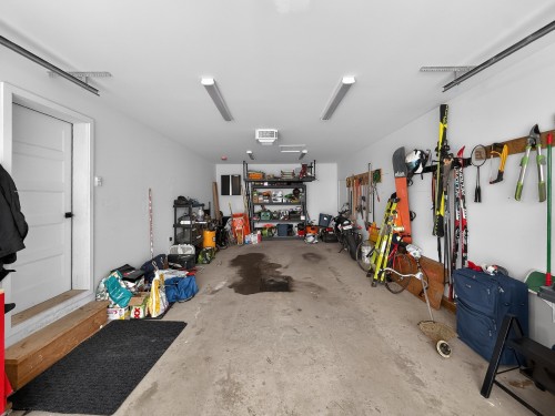 Garage - 353 Rue Arthur-Priem, Saint-Roch-De-Richelieu, QC - Indoor Photo Showing Garage
