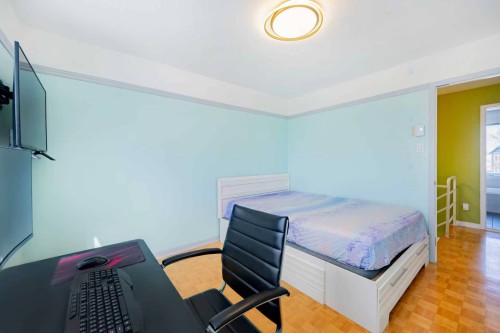 Bedroom - 95 Rue Perron, La Prairie, QC - Indoor Photo Showing Bedroom