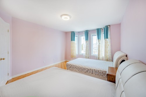 Master Bedroom - 95 Rue Perron, La Prairie, QC - Indoor Photo Showing Bedroom
