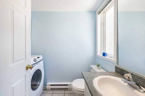 Powder room - 95 Rue Perron, La Prairie, QC - Indoor