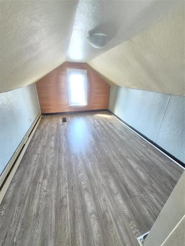 154 3Rd Avenue, Neepawa, MB - Indoor Photo Showing Other Room