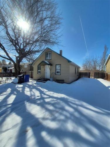 154 3Rd Avenue, Neepawa, MB - Outdoor