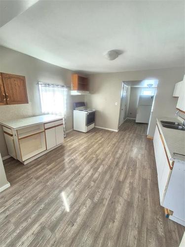 154 3Rd Avenue, Neepawa, MB - Indoor