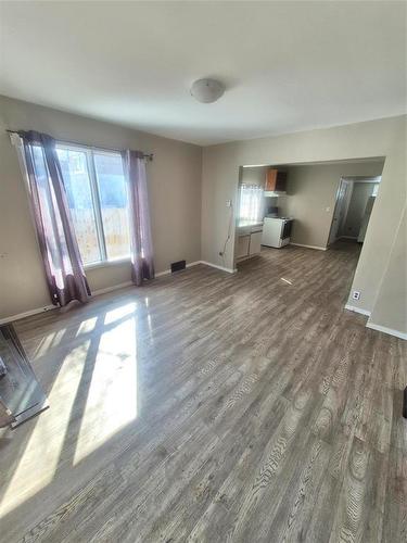 154 3Rd Avenue, Neepawa, MB - Indoor