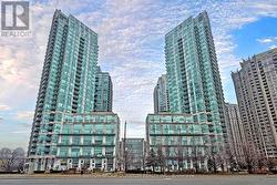 701 - 3939 DUKE OF YORK BOULEVARD  Mississauga, ON L5B 4N2