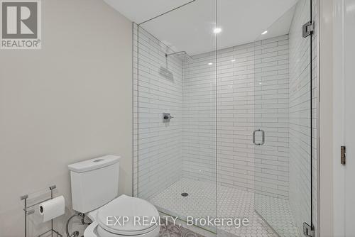 55 West Oak Trail, Kitchener, ON - Indoor Photo Showing Bathroom
