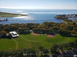 3609-219 Fort York Boulevard Toronto, ON M5V 1B1