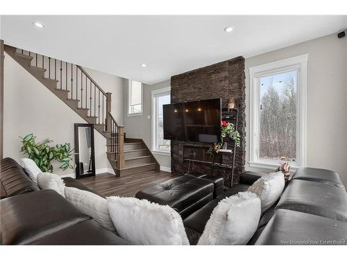 9 Streamside Crt, Berry Mills, NB 