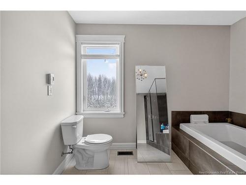 9 Streamside Crt, Berry Mills, NB 