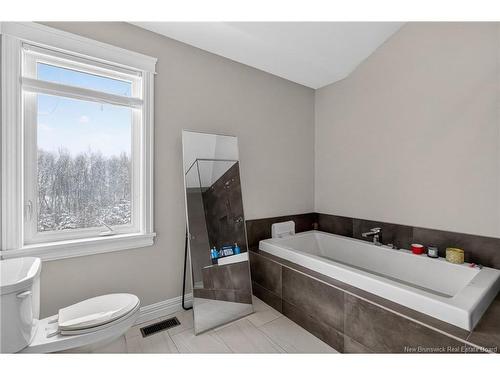 9 Streamside Crt, Berry Mills, NB 