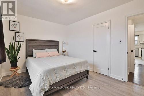 2334 Prospect Street, Burlington, ON - Indoor Photo Showing Bedroom