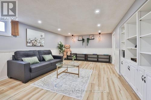 2334 Prospect Street, Burlington, ON - Indoor Photo Showing Other Room