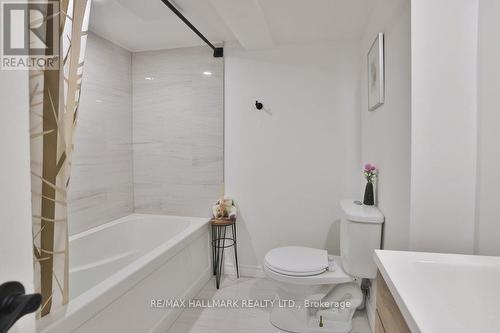 2334 Prospect Street, Burlington, ON - Indoor Photo Showing Bathroom