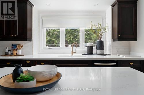 2184 Guthrie Lane, Mississauga, ON - Indoor Photo Showing Kitchen