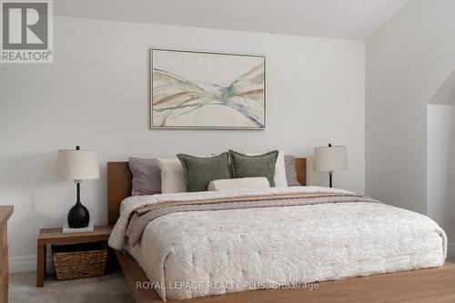 2184 Guthrie Lane, Mississauga, ON - Indoor Photo Showing Bedroom