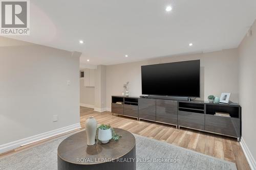 2184 Guthrie Lane, Mississauga, ON - Indoor Photo Showing Living Room