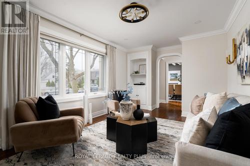 2184 Guthrie Lane, Mississauga, ON - Indoor Photo Showing Living Room