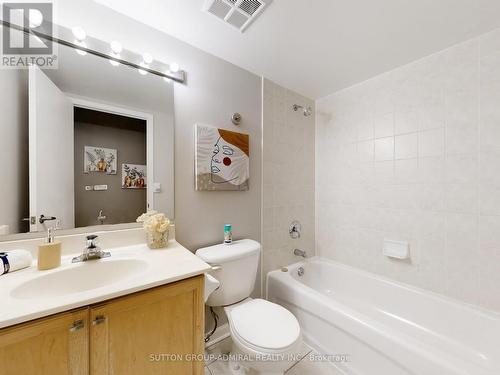 516 - 3 Everson Drive, Toronto, ON - Indoor Photo Showing Bathroom