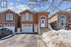 4 SMITH STREET Bradford West Gwillimbury, ON L3Z 3C9