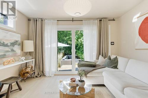 48 Liberty Street, Hamilton, ON - Indoor Photo Showing Living Room