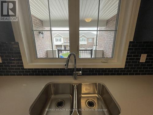 1260 Wintergreen Place, Milton, ON - Indoor Photo Showing Kitchen