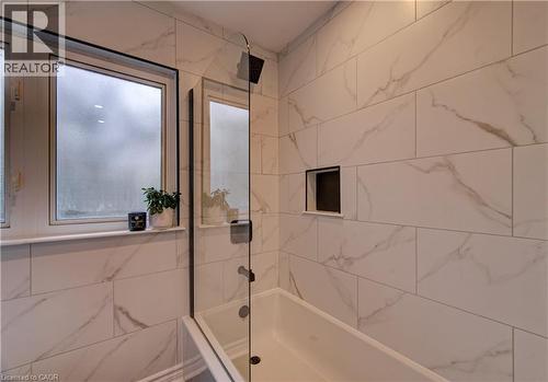 655 Ellengale Road, Burlington, ON - Indoor Photo Showing Bathroom