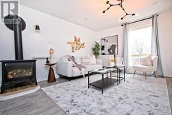 579 LAKE DRIVE S Georgina, ON L4P 1T2