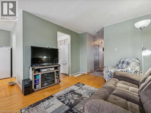 51 Paulander Drive Unit# 31, Kitchener, ON - Indoor Photo Showing Living Room