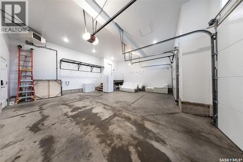 331 Atton Crescent, Saskatoon, SK - Indoor Photo Showing Garage