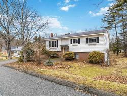 21 Albert Street Bridgewater, NS B4V 1G5