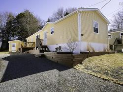 882 Duggan Drive  Beaver Bank, NS B4E 1L8