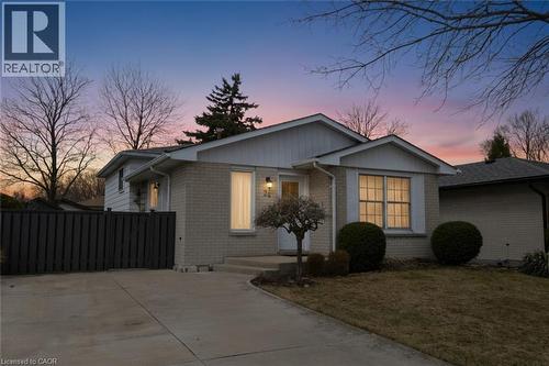 24 Grenoble Road, Hamilton, ON - Outdoor