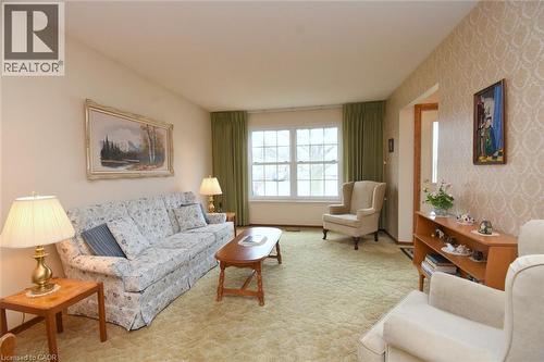 24 Grenoble Road, Hamilton, ON - Indoor Photo Showing Living Room